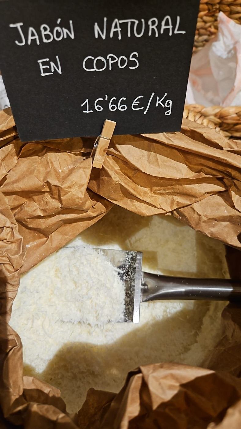 Jabón natural en copos a granel